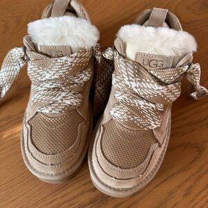 UGG Women's Lowmel Sneakers - Never Worn